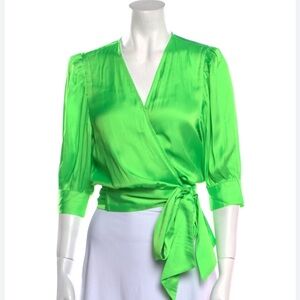 ESSENTIEL ANTWERP
V-Neck Three-Quarter Sleeve Top